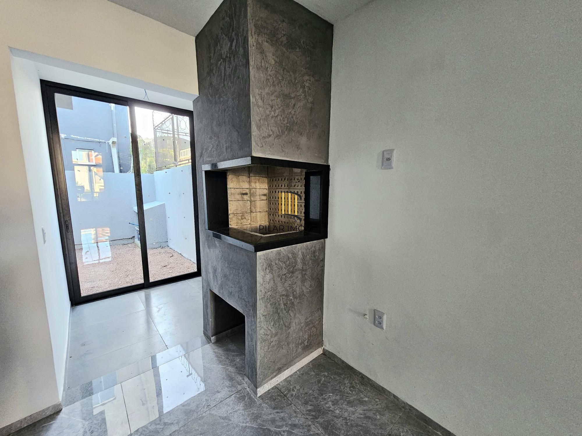 Casa 3 dormitórios no bairro Hípica