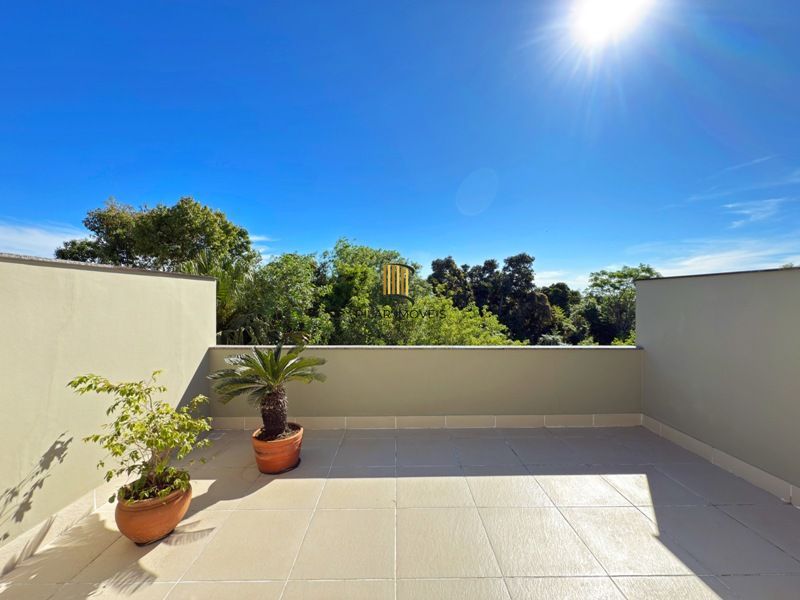 Linda Residência com 3 dormitórios e 1 suíte no Bairro Tristeza para venda.