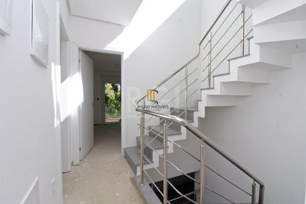 Casa Condominio para Venda - 364m², 3 dormitórios, sendo 3 suites, 2 vagas - Pedra Redonda