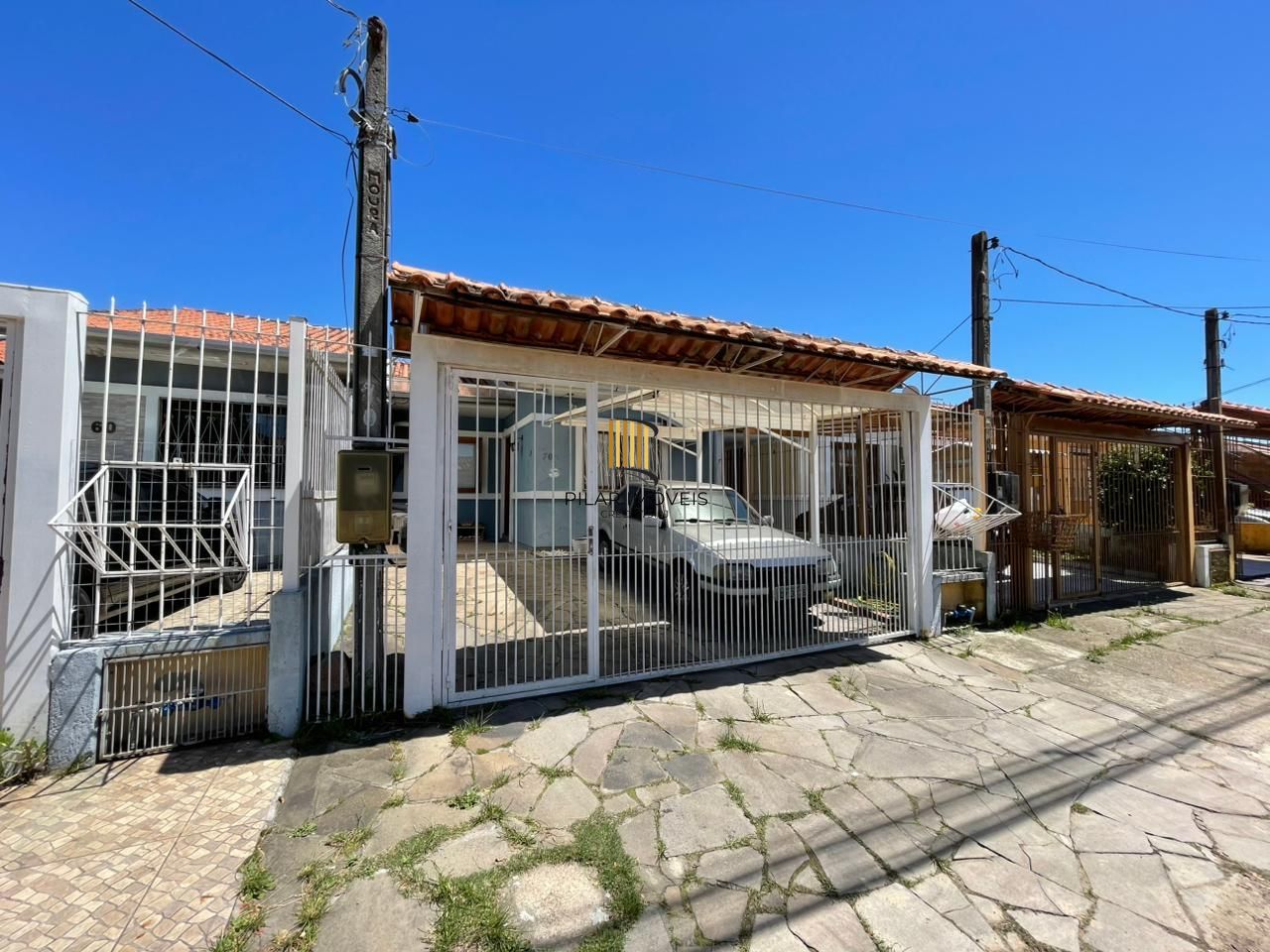 Casa 3 dormitórios no bairro Hípica