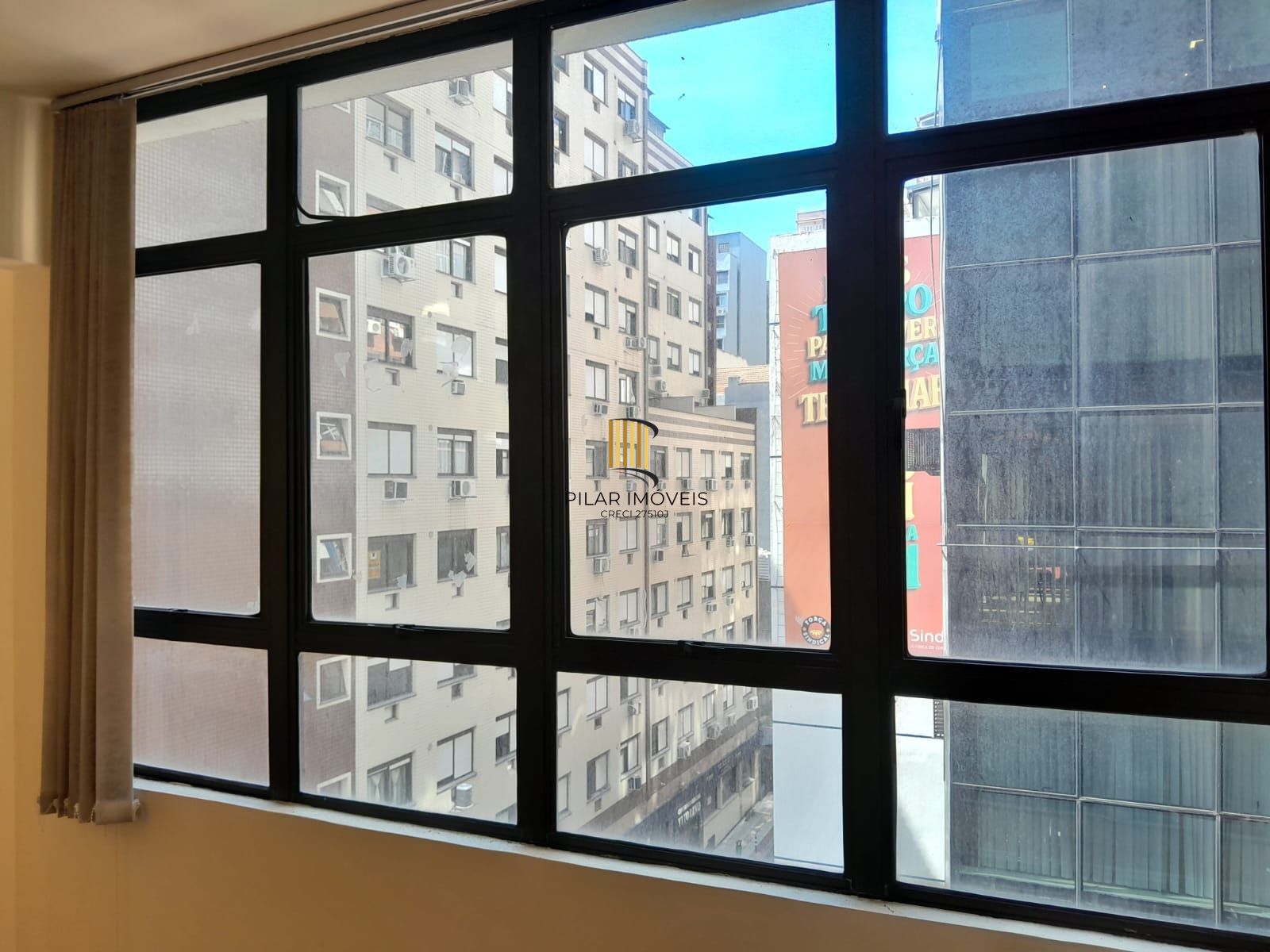 Sala Comercial á venda no Centro de Porto Alegre