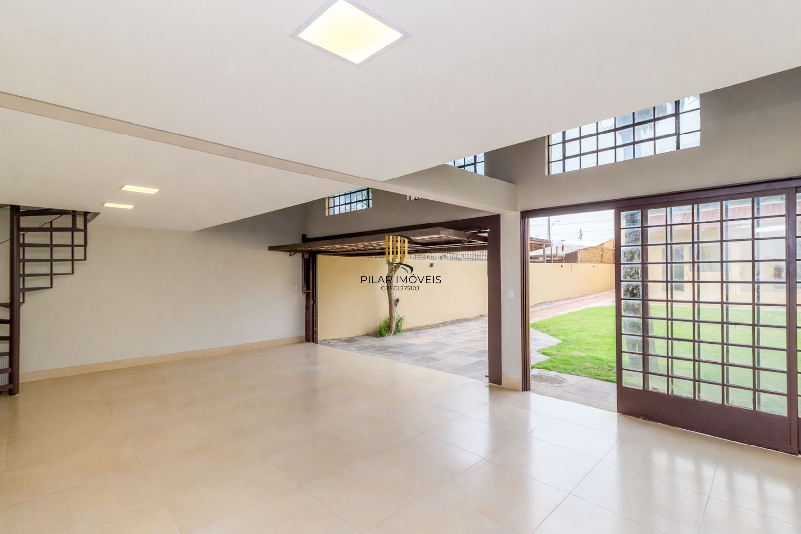 Excelente residência com 4 dormitórios