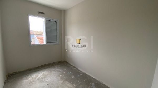 Casa para Venda - 137m², 3 dormitórios, sendo 1 suites, 2 vagas - Imperial Parque