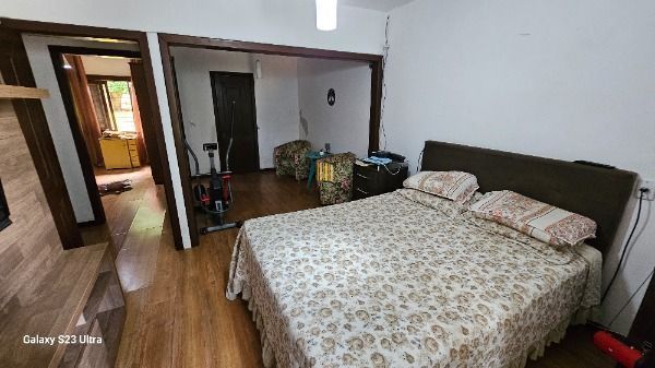 Casa em Porto Alegre, no bairro Belém Novo, com 3 dormitório(s), e 3 banheiros, à venda.