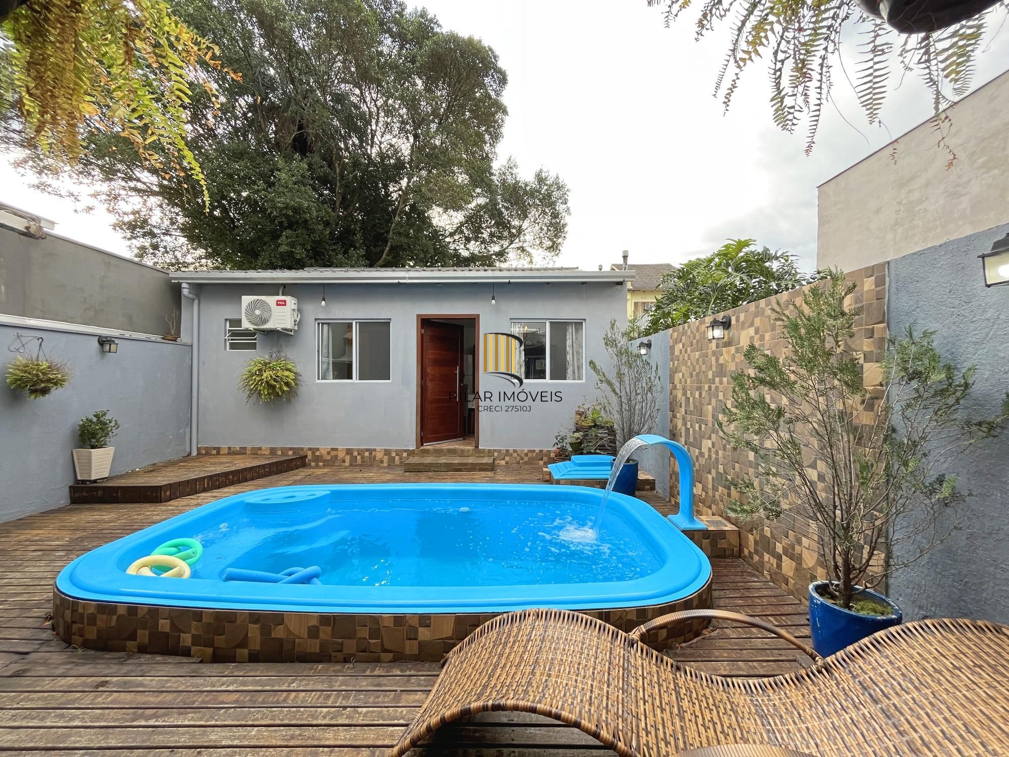 Casa 4 dormitórios no bairro Hípica