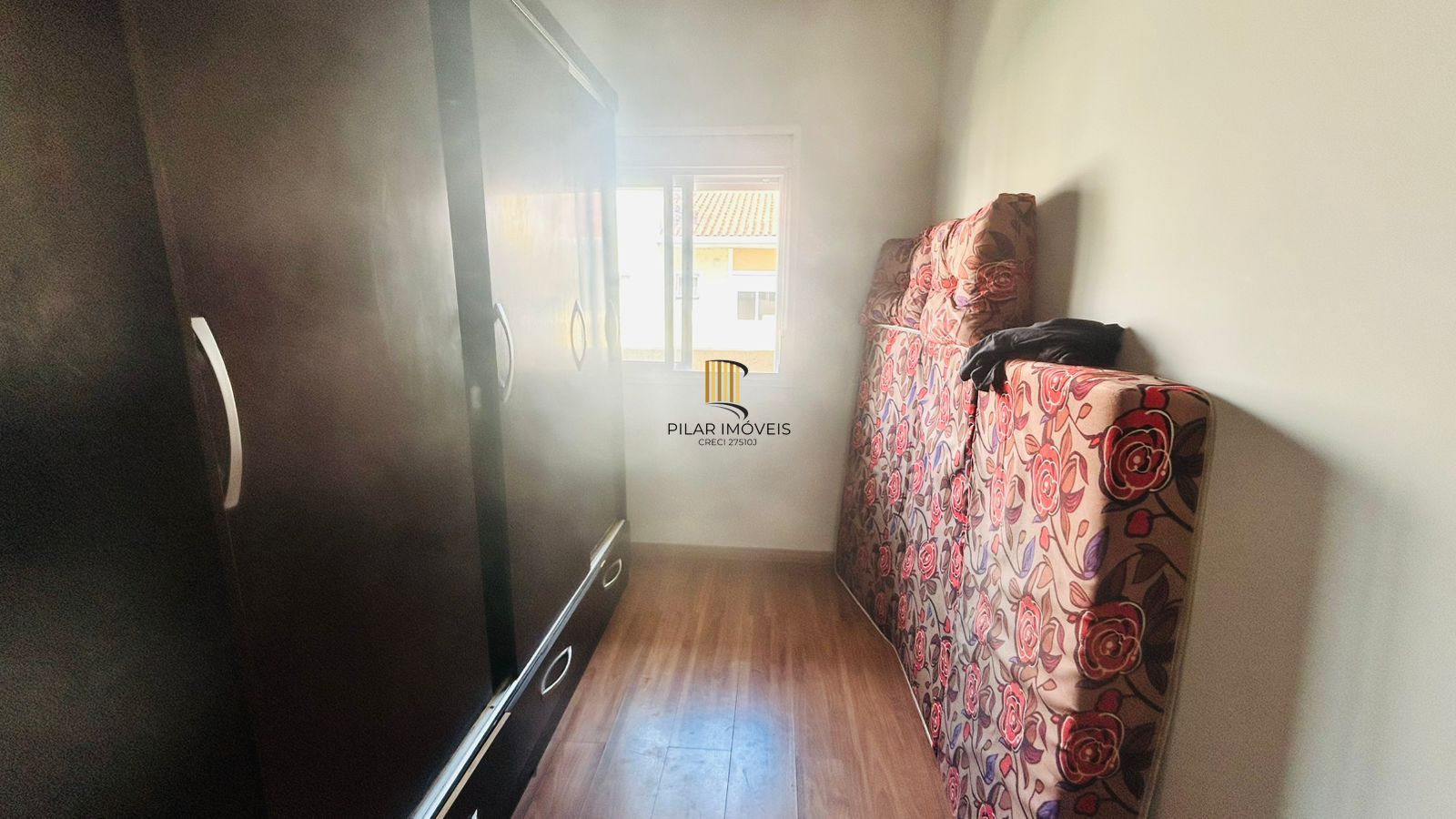 Apartamento 2 dormitórios com box e churrasqueira.