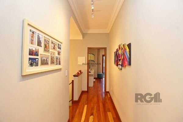 Casa 3 dormitórios no bairro Hípica
