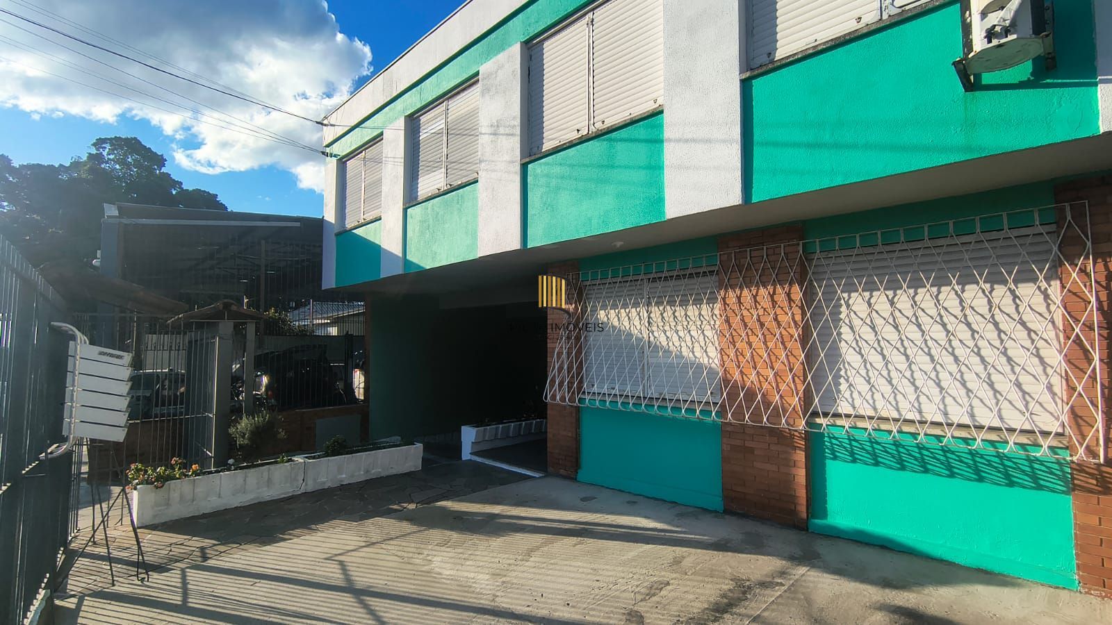 Apartamento térreo com um dormitório, com suíte, totalmente mobiliado no bairro Camaquã