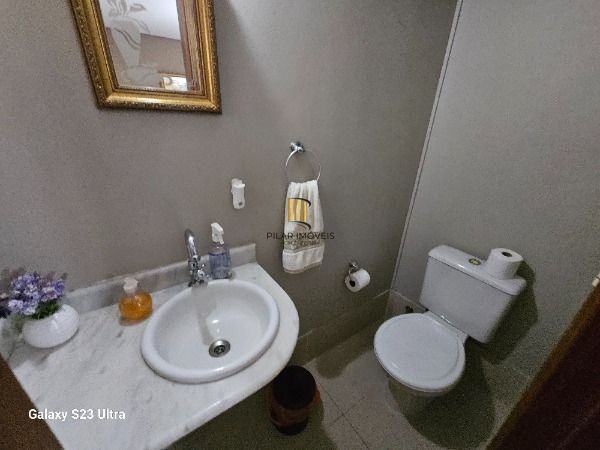 Casa Condominio em Porto Alegre, no bairro Ipanema, com 3 dormitório(s), e 3 banheiros, à venda.