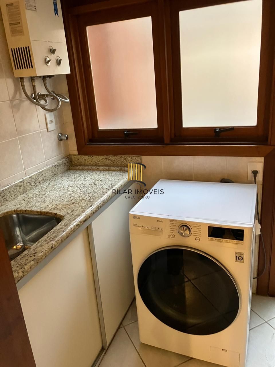 Casa de Condomínio 3 dormitórios no bairro Cavalhada