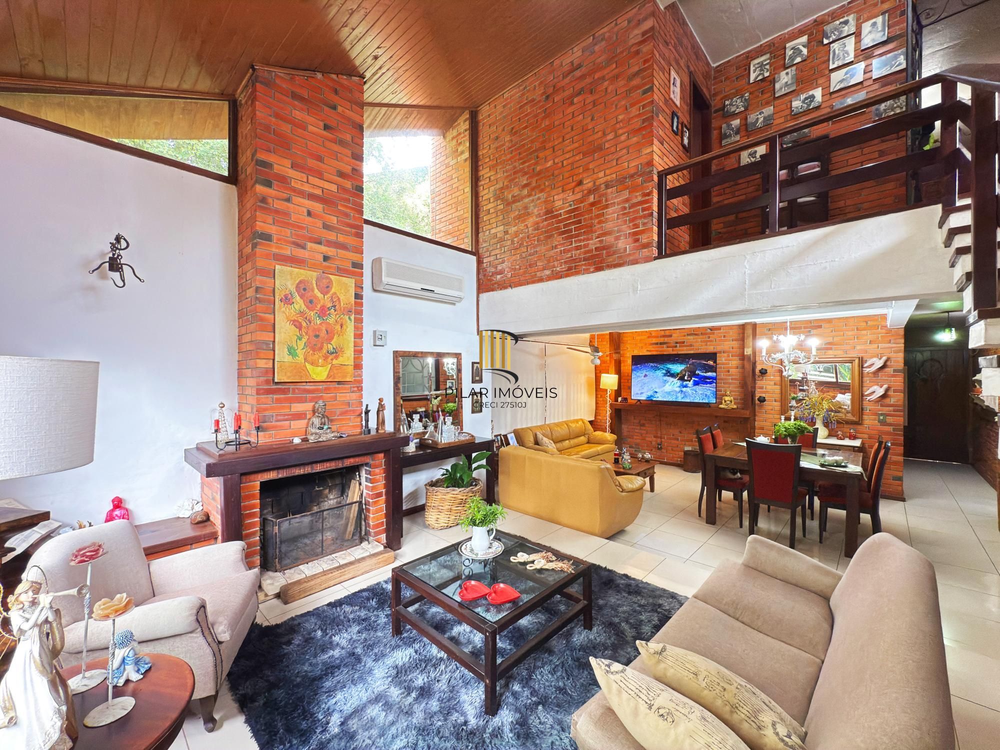 Casa 5 dormitórios no bairro Jardim Isabel