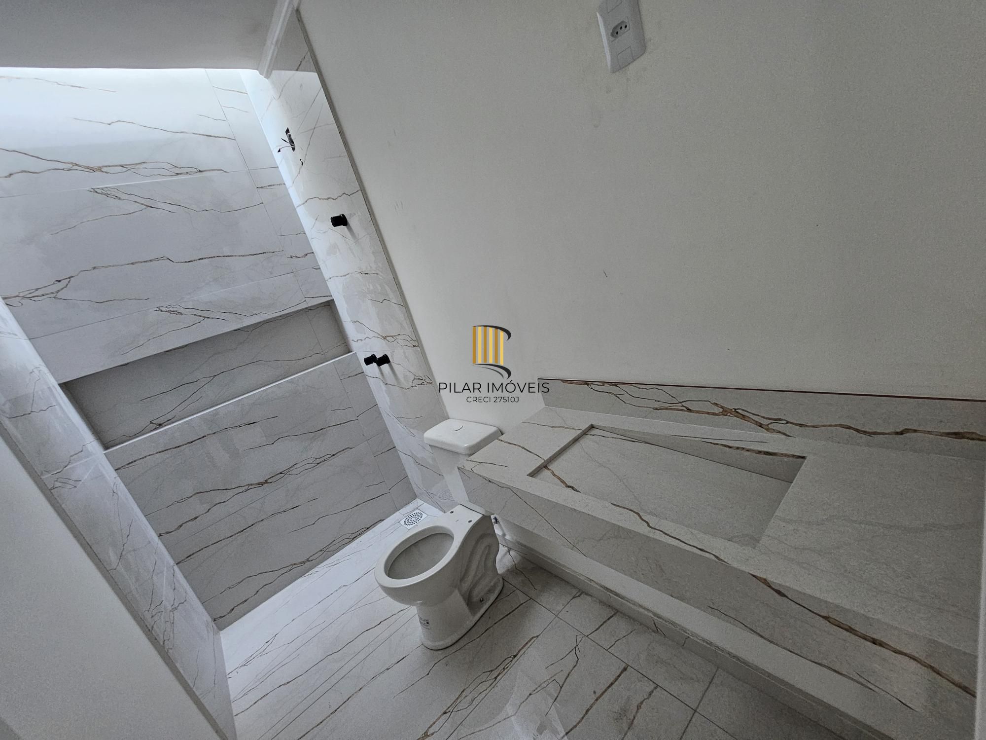 Casa 3 dormitórios no bairro Hípica