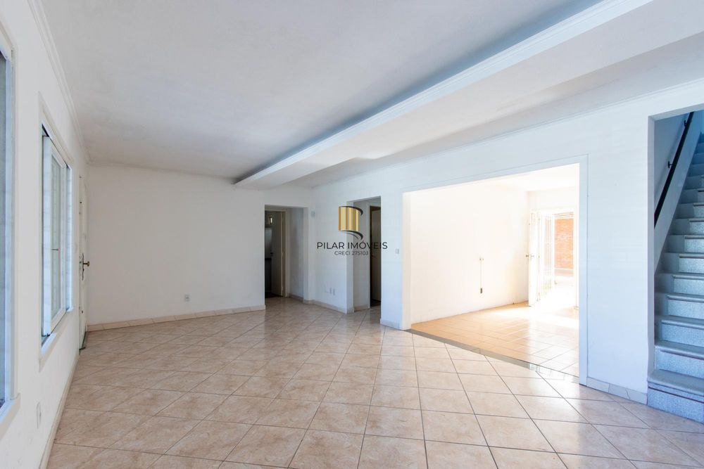 Casa 4 dormitórios no bairro Hípica