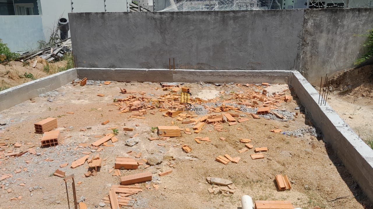 Casa nova térrea 2 dormitórios com suíte e pátio - em construção.