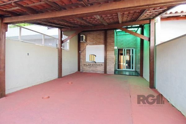 Casa em Porto Alegre, no bairro Aberta dos Morros, com 2 dormitório(s), e 2 banheiros, à venda.