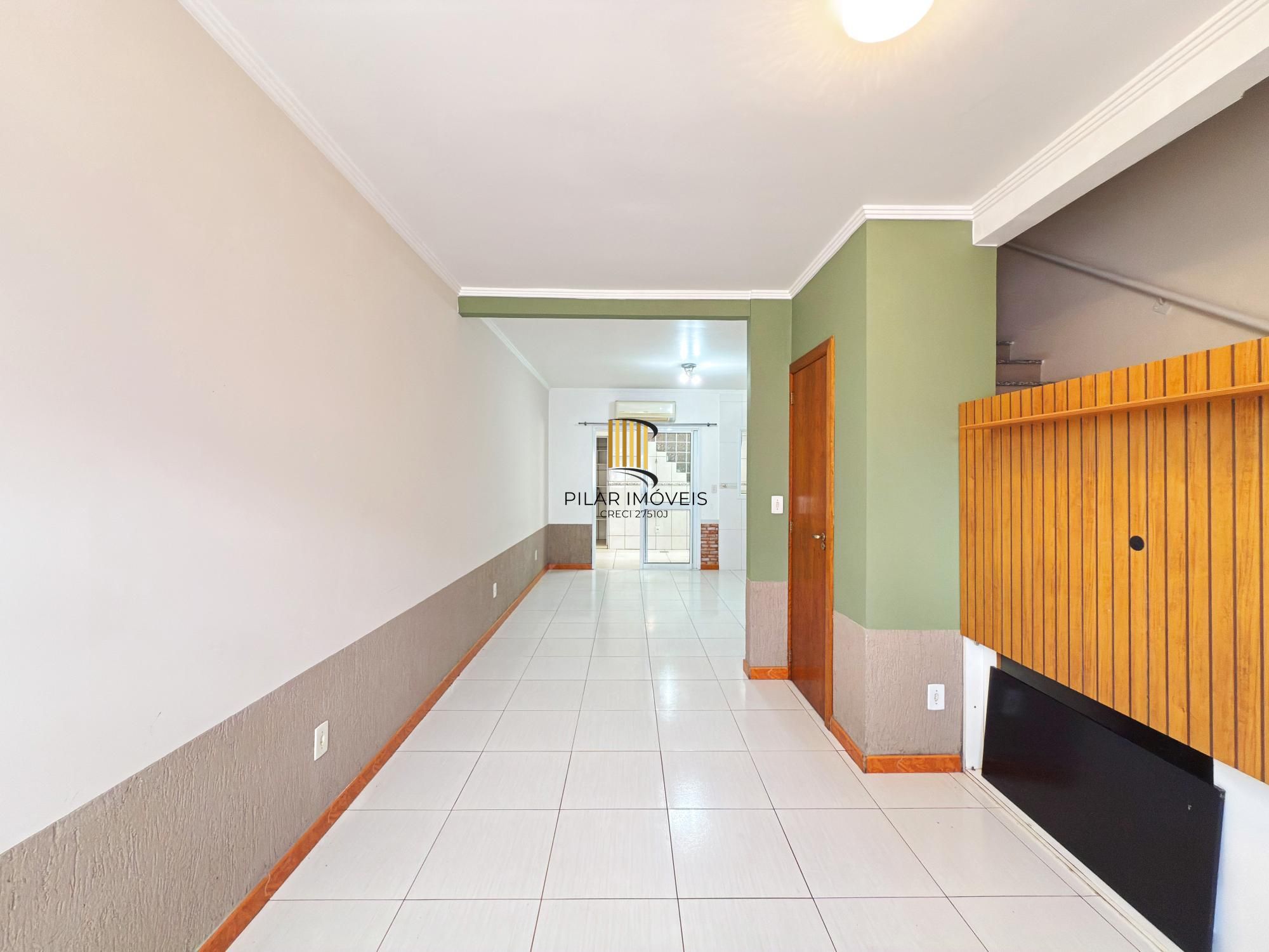 Casa Condominio em Porto Alegre, no bairro Aberta dos Morros, com 2 dormitório(s), e 2 banheiros, à venda.