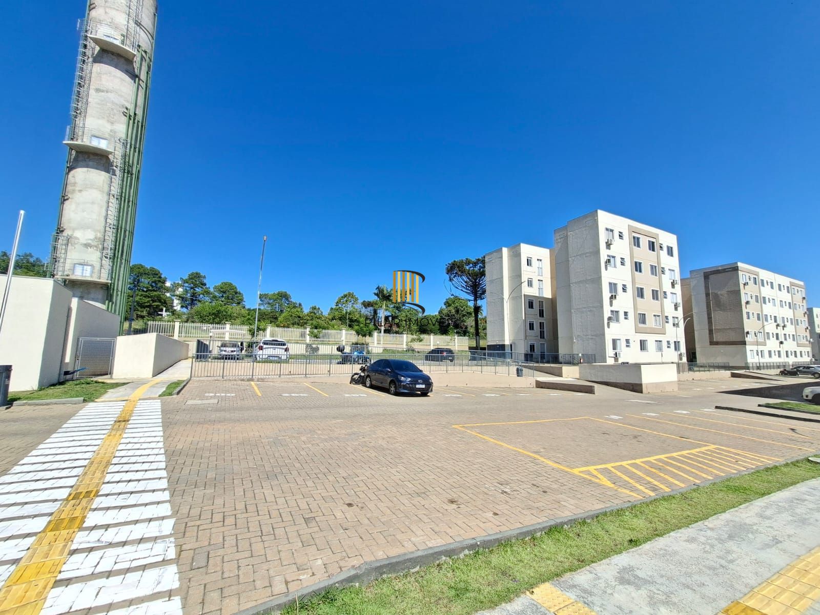 Apartamento de 02 dormitorios com vaga de garagem no bairro Cavalhada- VENDA!!