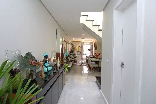Casa para Venda - 107m², 0 dormitórios, sendo 2 suites, 1 vaga - Hípica