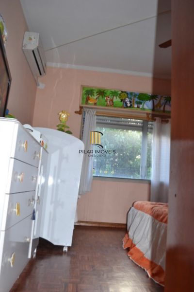 Apartamento em Porto Alegre, no bairro Cidade Baixa, com 2 dormitório(s), e 2 banheiros, à venda.