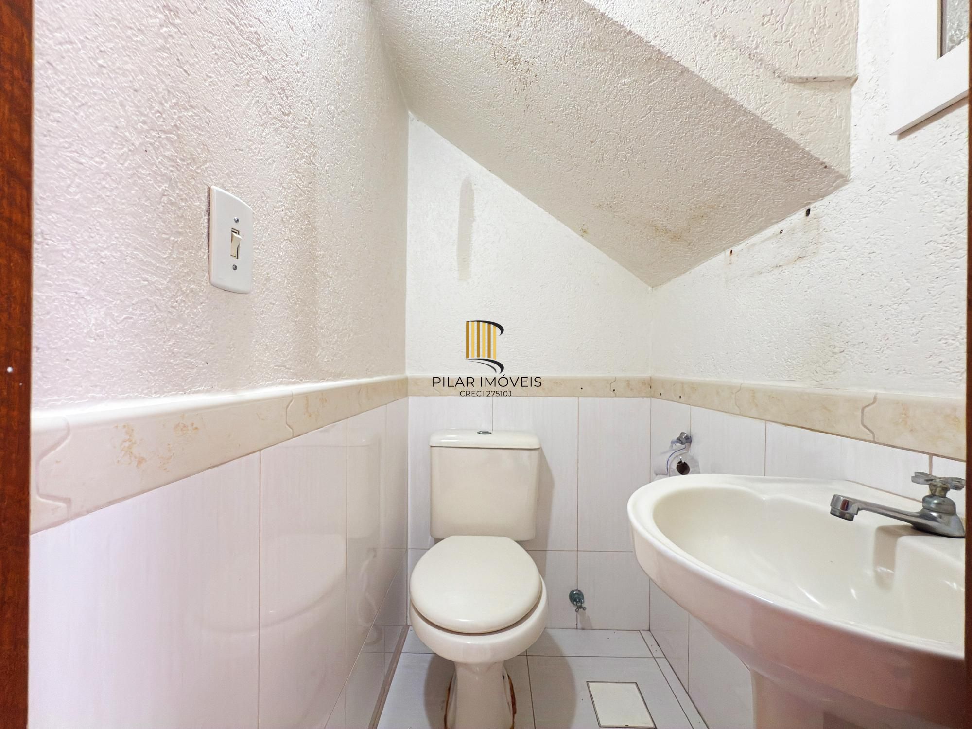 Casa Condominio em Porto Alegre, no bairro Aberta dos Morros, com 2 dormitório(s), e 2 banheiros, à venda.