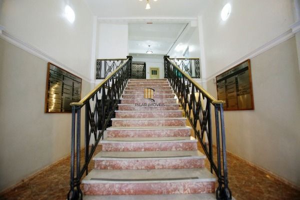 Conjunto/Sala em Porto Alegre, no bairro Centro Histórico, e 0 banheiros, à venda.