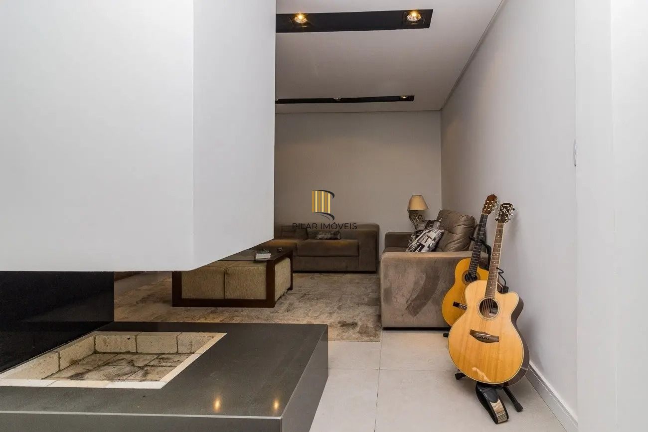 Casa 4 dormitórios no bairro Chácara das Pedras