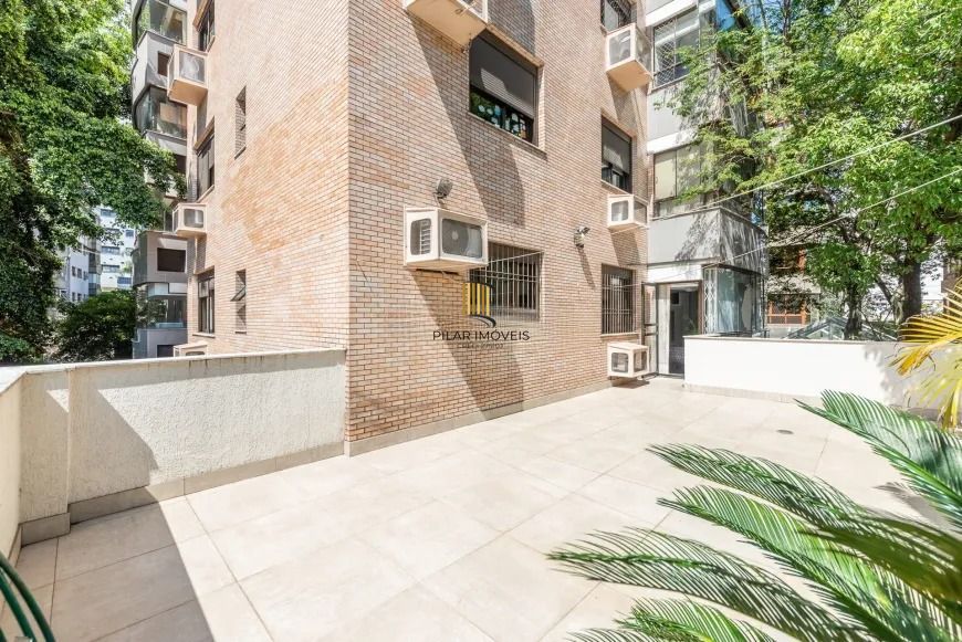 Apartamento Garden com 3 dormitórios e pátio ensolarado