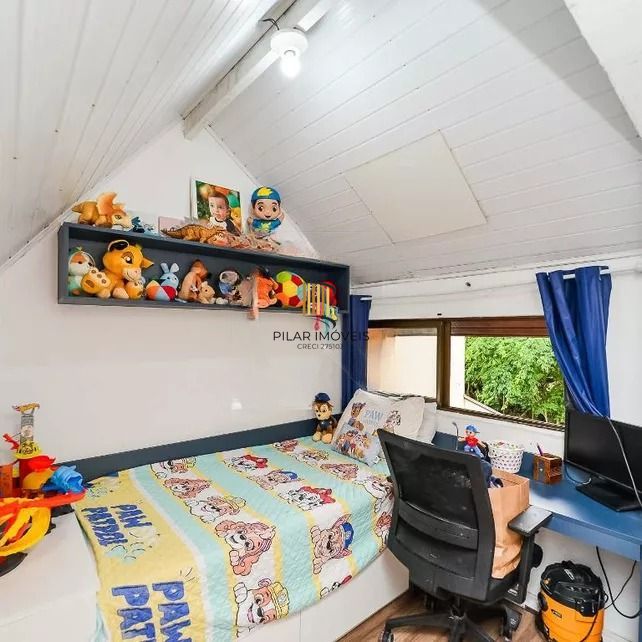 Casa em Condomínio com 3 Quartos, Piscina, Quintal e 2 Vagas