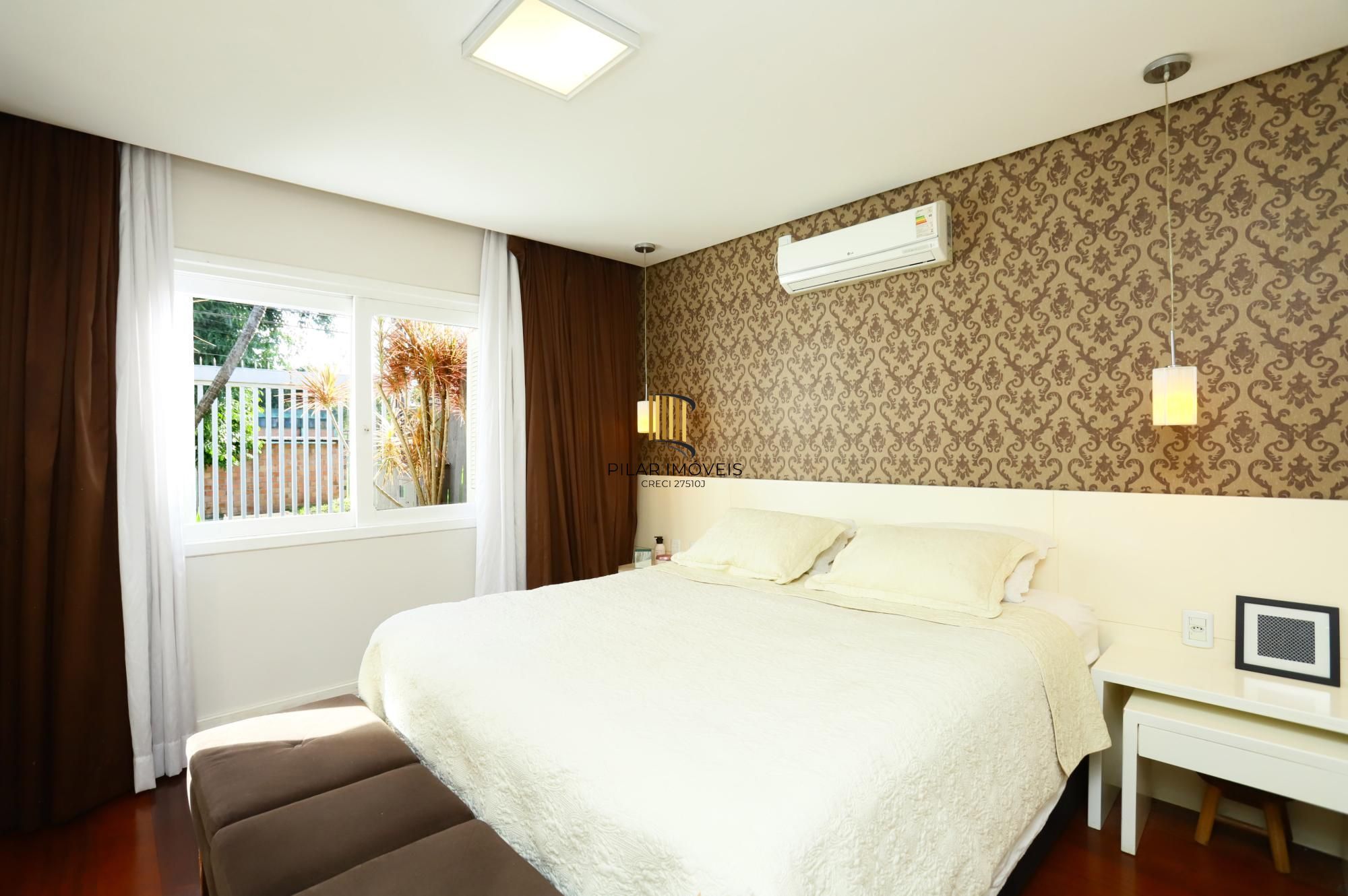 Casa mobiliada com suíte, patio e espaço gourmet completo