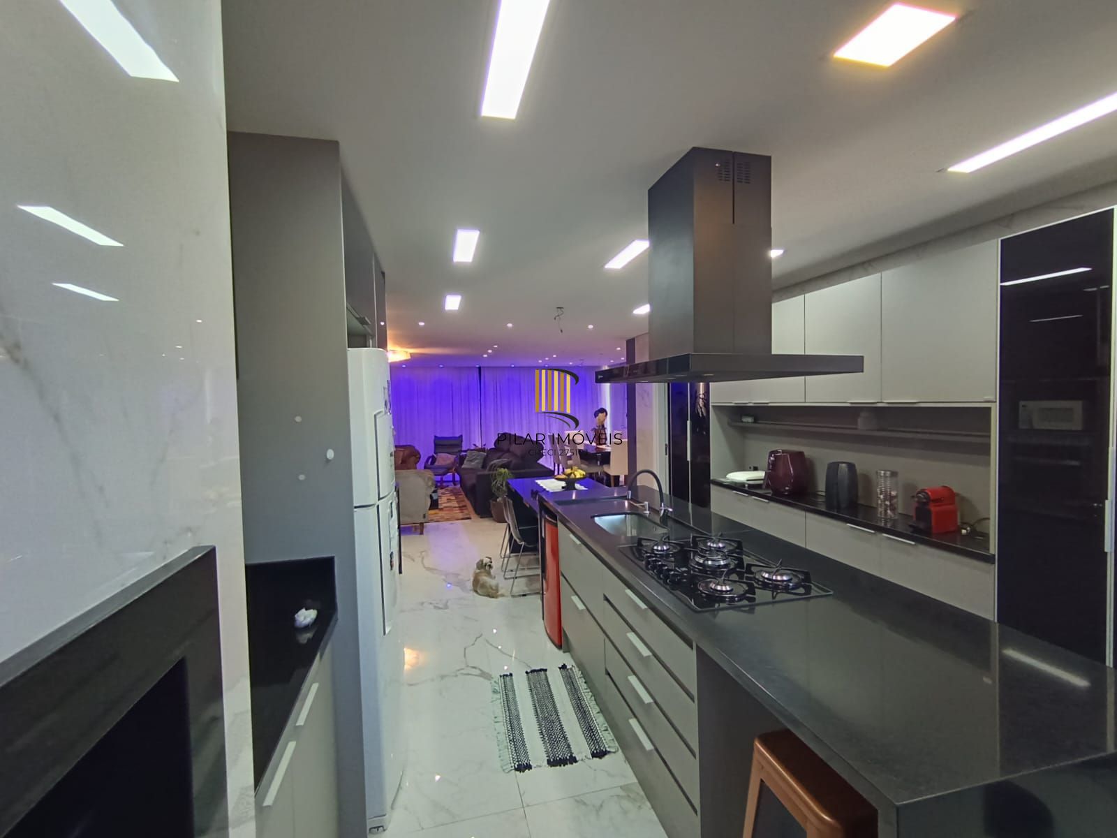 Apartamento único com 3 suítes e 4 vagas no Jardim Lindóia