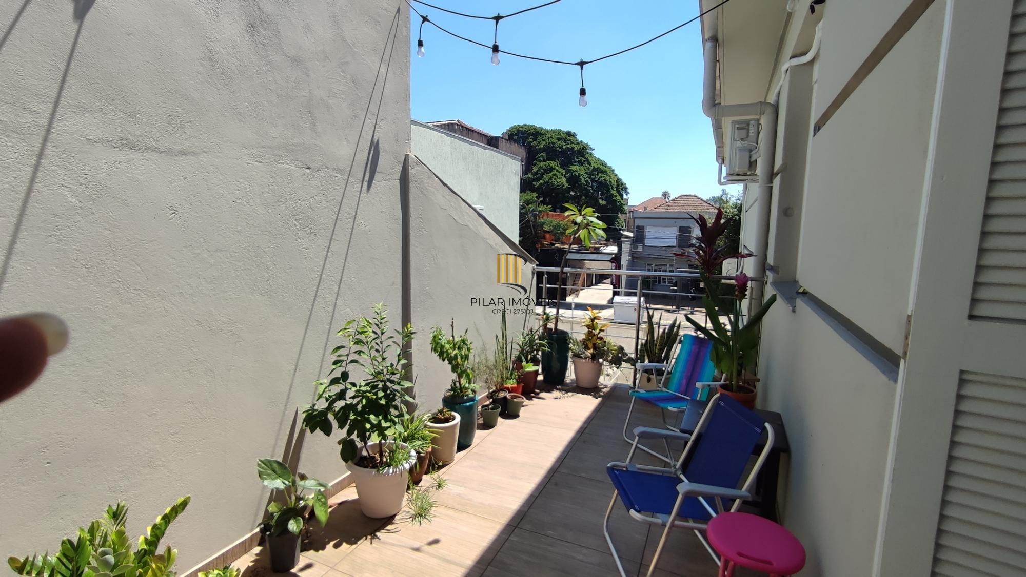 Casa com 3 Dormitórios, sacada e churrasqueira, no Bairro São João