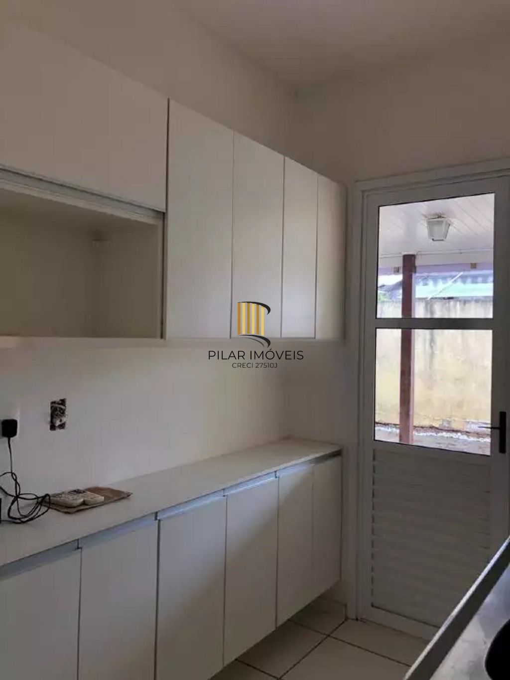 Casa em Condomínio com 2 dormitórios, suíte e 2 vagas, infraestrutura completa.