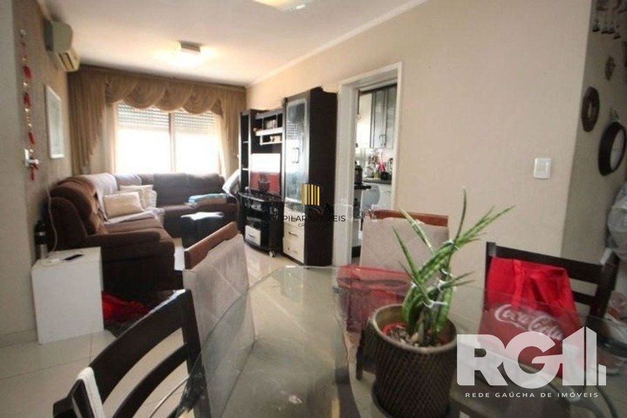 Amplo apartamento com 92m² privativos e 3 dormitórios, próximo a Sicredi na Av. Assis Brasil.