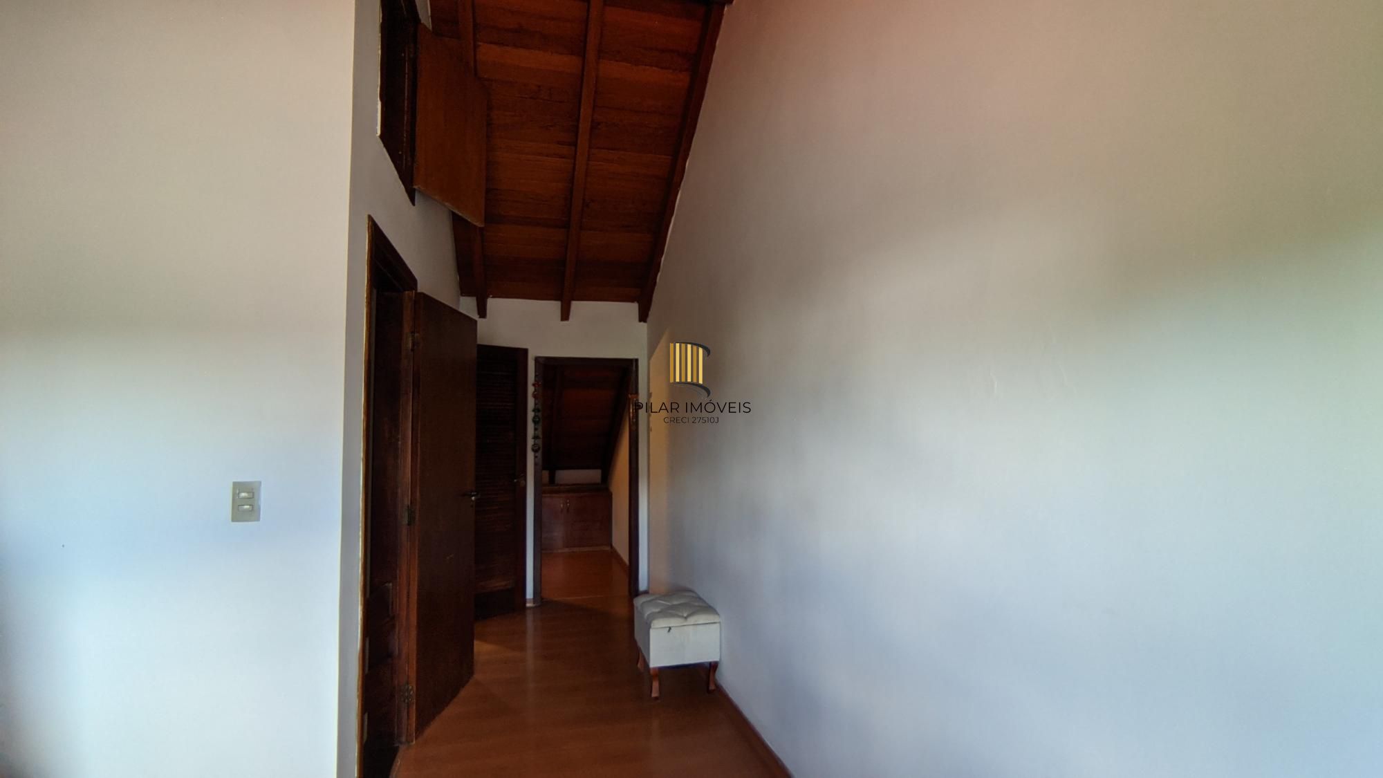 Casa de 3 Andares com Pátio e Churrasqueira Próxima ao Bourbon Country