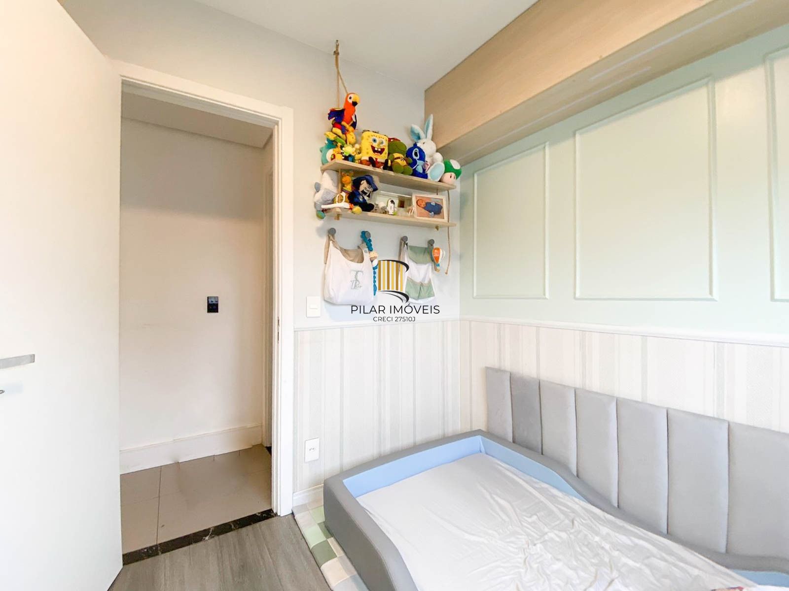 Apartamento semimobiliado, andar alto, com vista perene – Jardim Lindóia