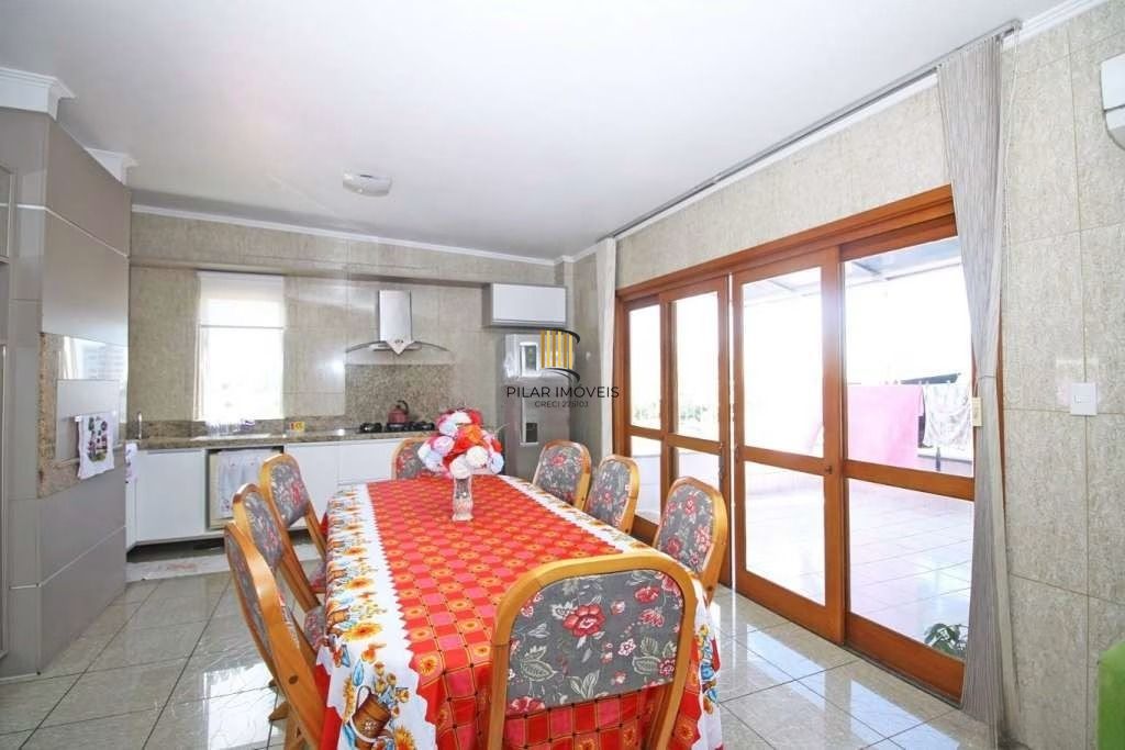 Cobertura semimobiliada com vista incrível e espaço gourmet amplo