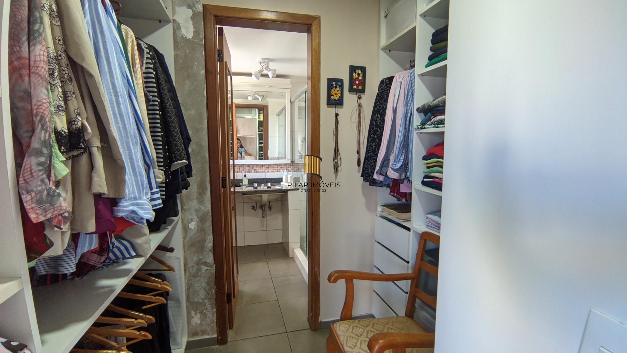 Cobertura com piscina 3 dorm, 2 vagas individuas, no bairro Petrópolis