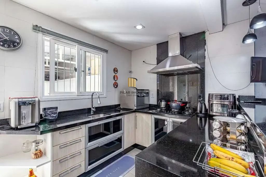 Sobrado com 3 Dormitórios, Suíte e Terraço Panorâmico - Jardim Planalto