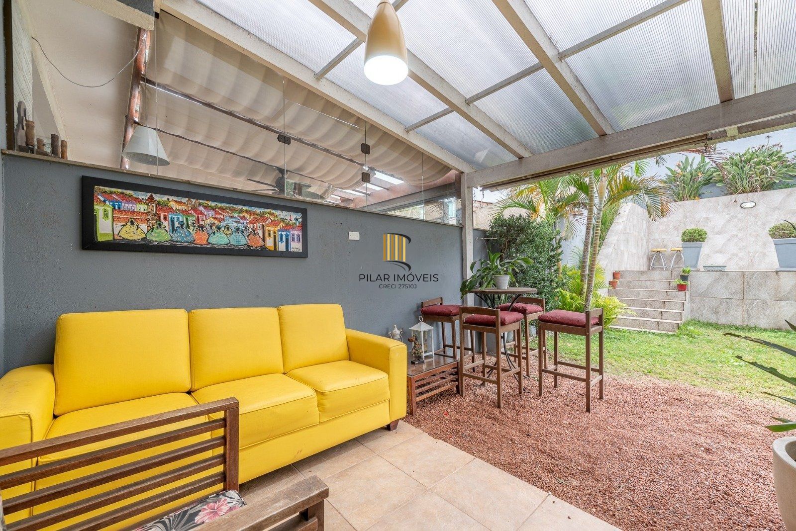 Casa com 3 dormitórios, suíte, pátio com spa, 3 vagas, Rua do Pampa - Ecoville - Pilar Imóveis