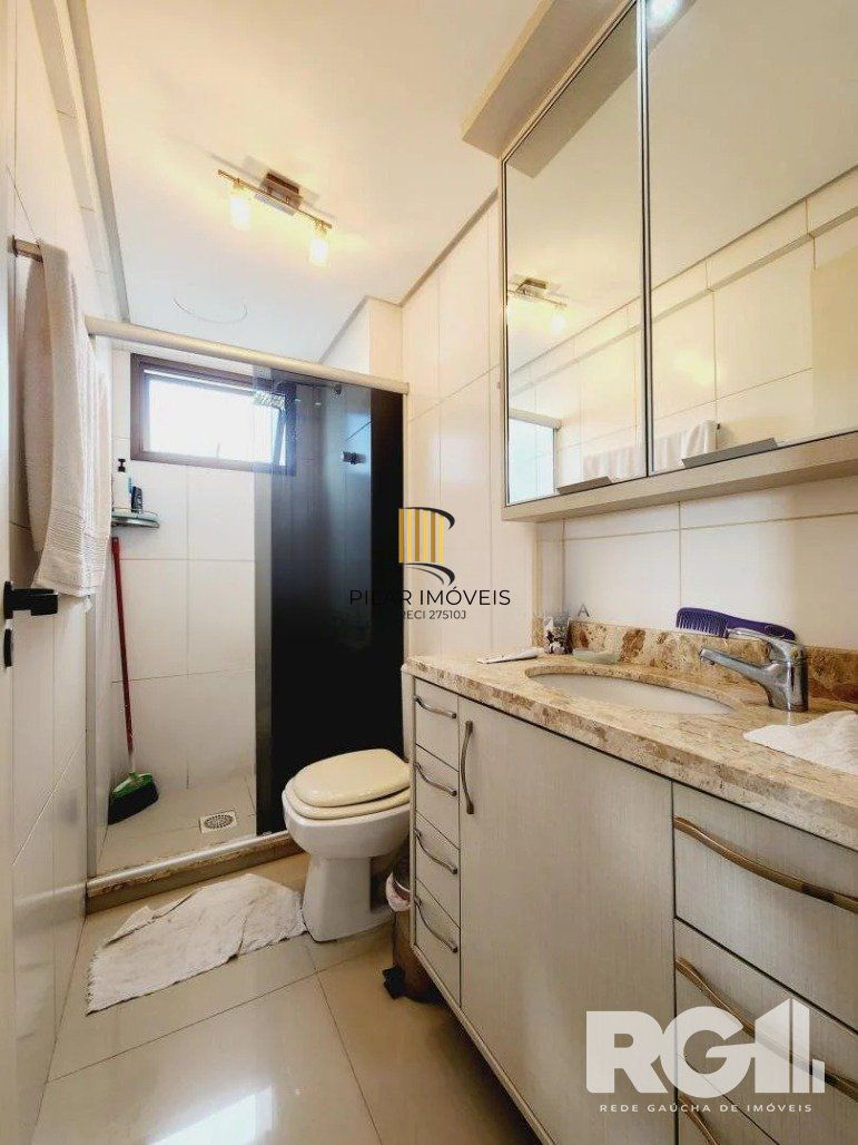 Apartamento todo Mobiliado com 2 dormitórios,  Boulevard Assis Brasil.