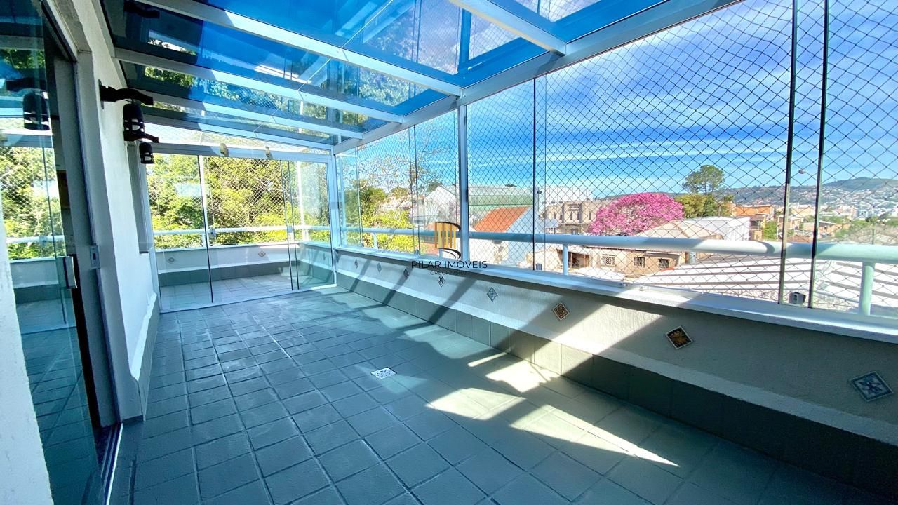 Cobertura de 2 dormitórios com terraço e vista panorâmica.