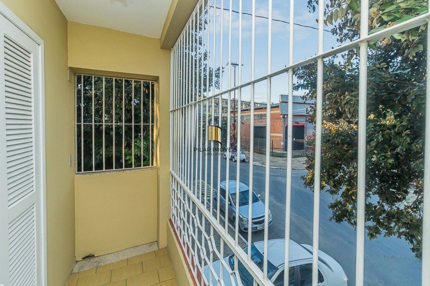 Casa térrea com 3 dormitórios, suíte e 2 vagas,