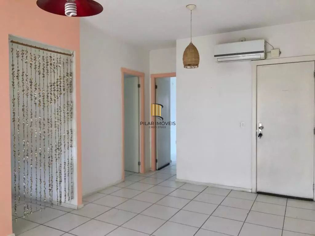 Casa em Condomínio com 2 dormitórios, suíte e 2 vagas, infraestrutura completa.