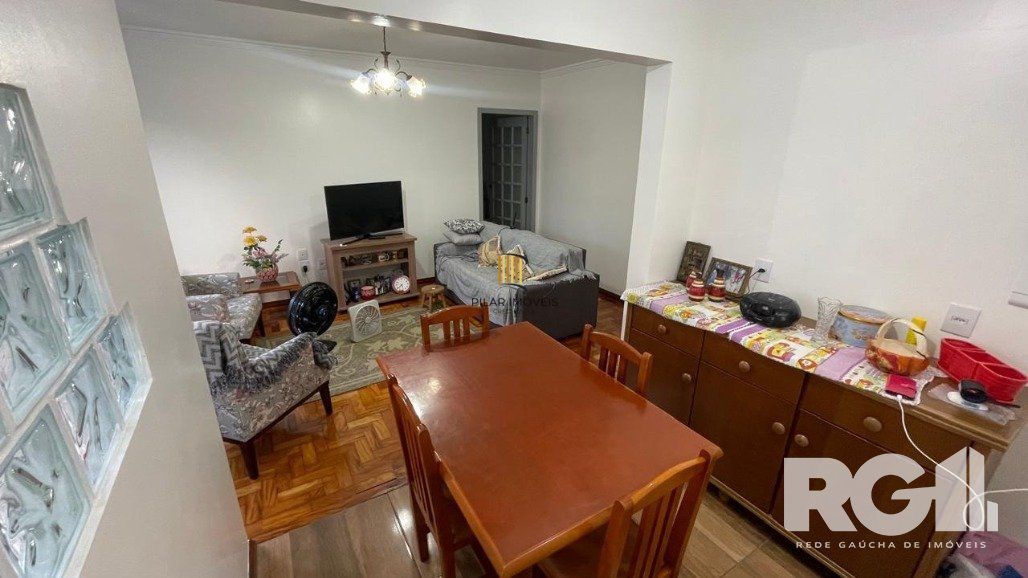 Apartamento 2 dormitórios no bairro Azenha