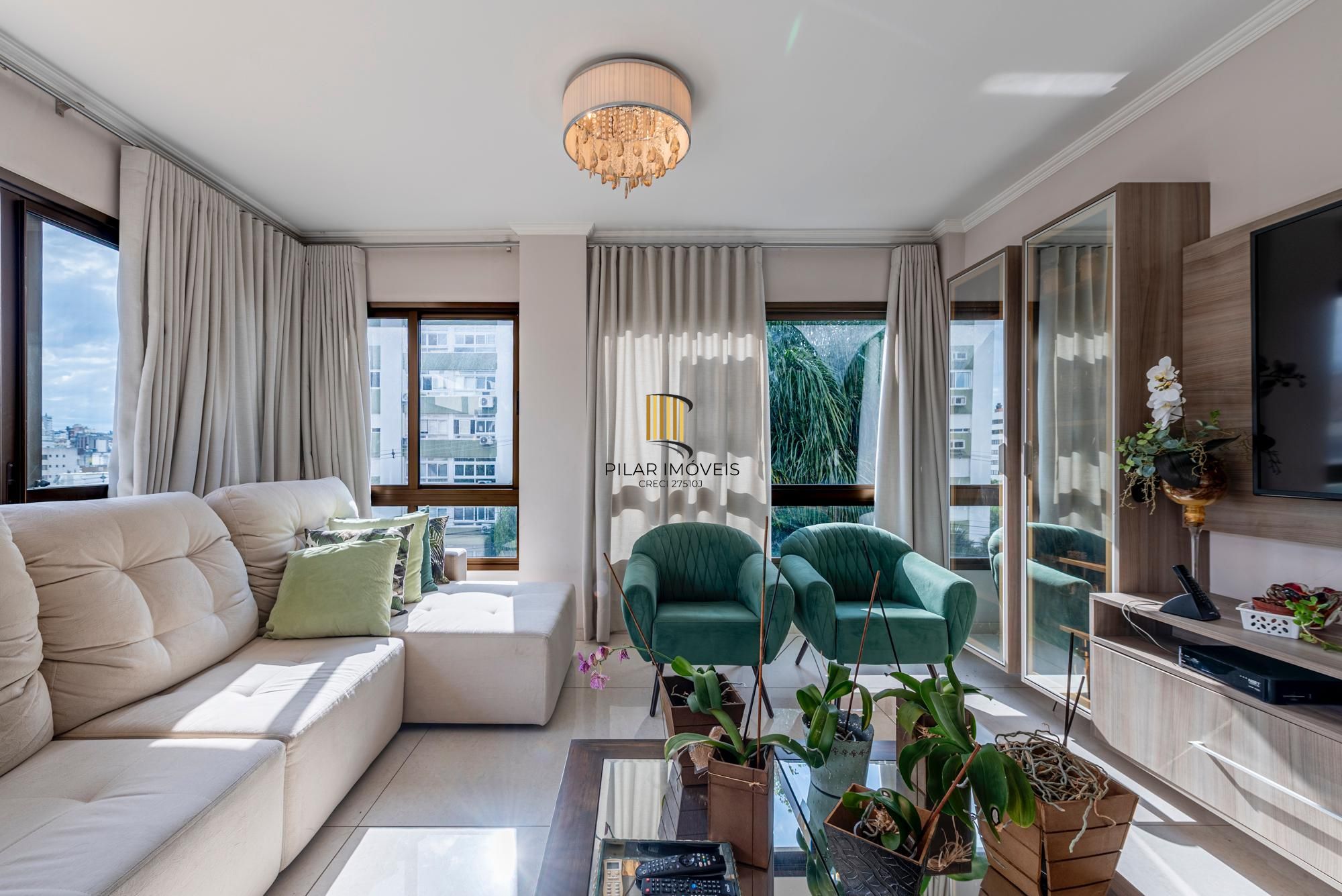 Apartamento garden com 2 suítes, pátio amplo e 2 vagas em localização valorizada