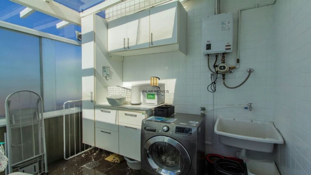 Cobertura mobiliada com piscina e vista 360° no Jardim Planalto – POA