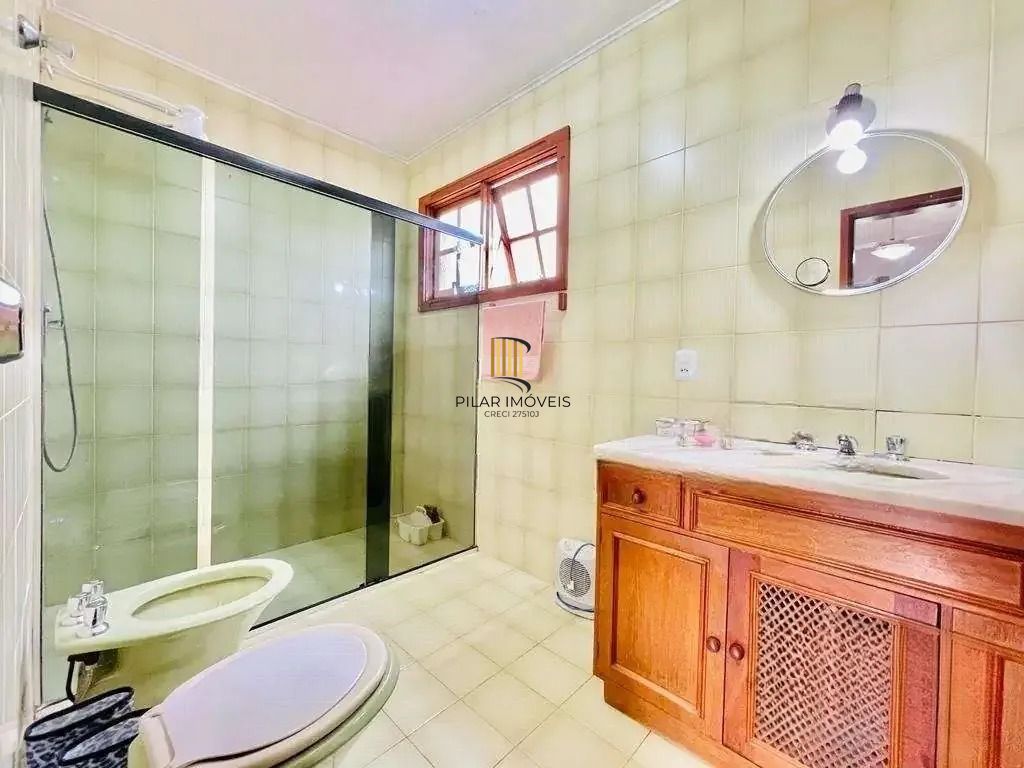 Casa térrea com 307m², 3 dormitórios, 2 suítes, 3 vagas.