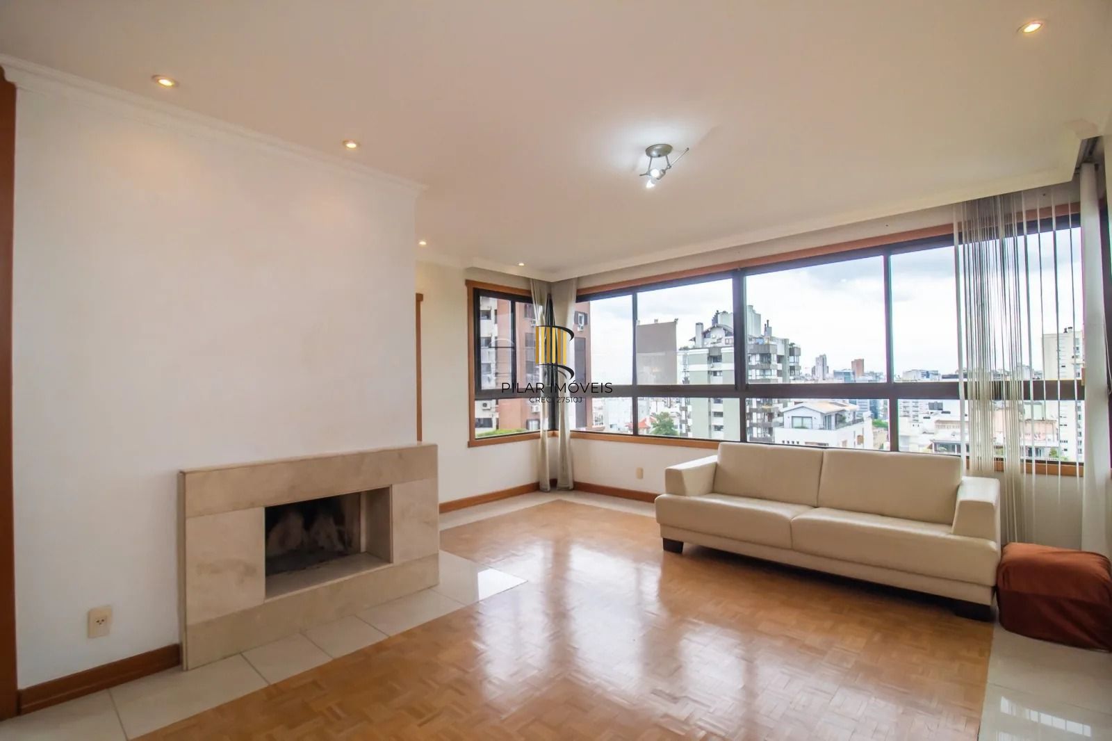 Apartamento com lareira e churrasqueira no Higienópolis
