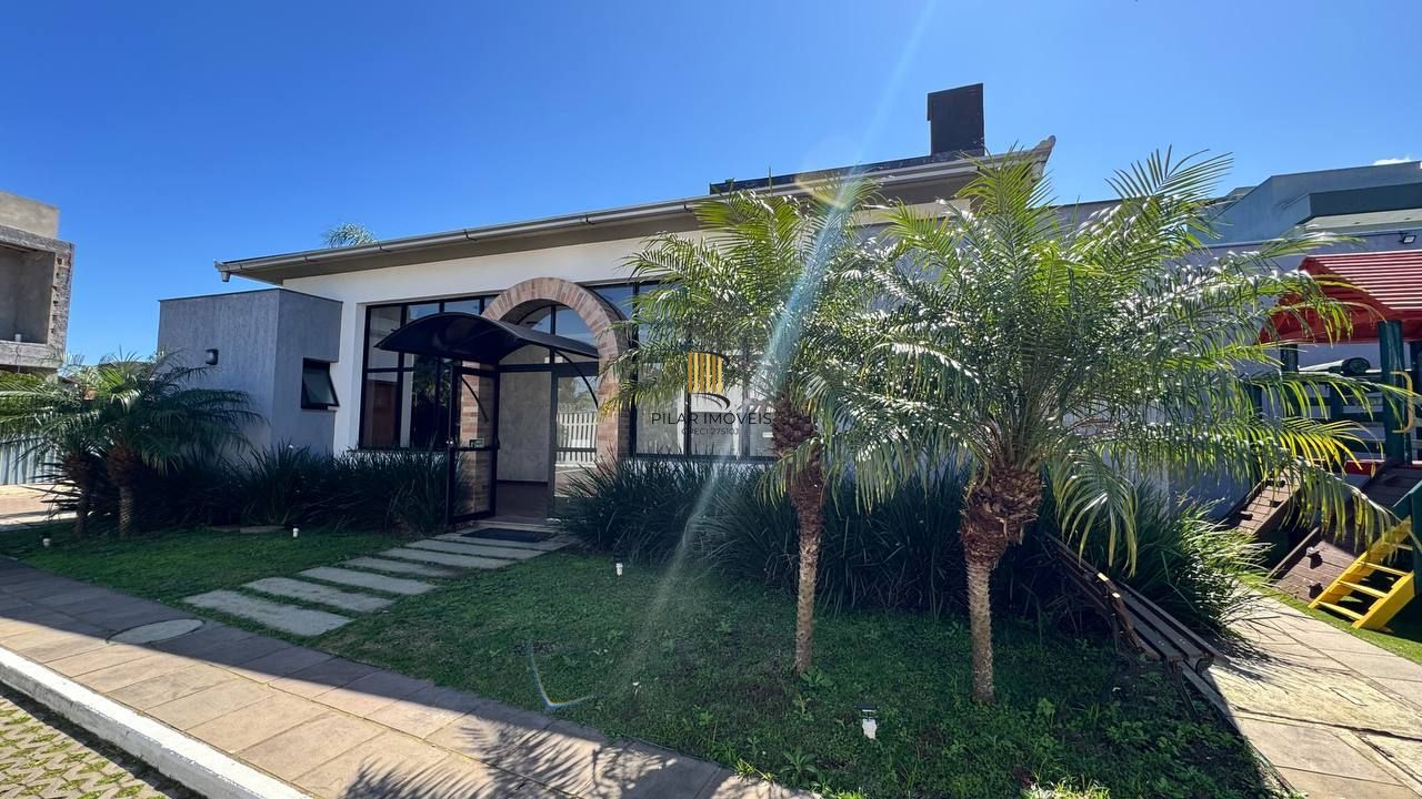 Casa com 3 suítes e pátio privativo na Zona Norte, bairro Ecoville