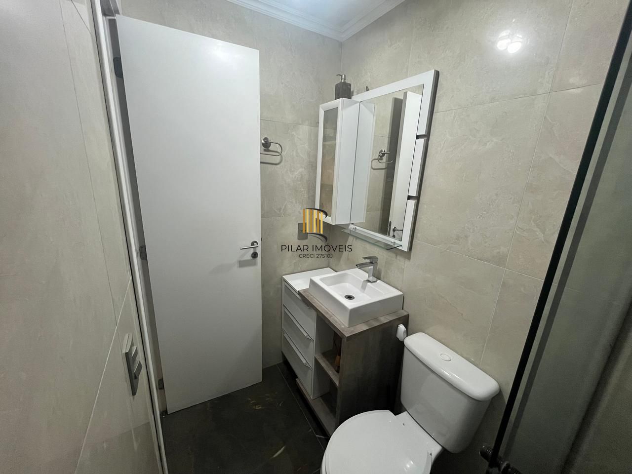 Apartamento Semimobiliado 2 dormitórios 1 vaga coberta - Passo da Areia